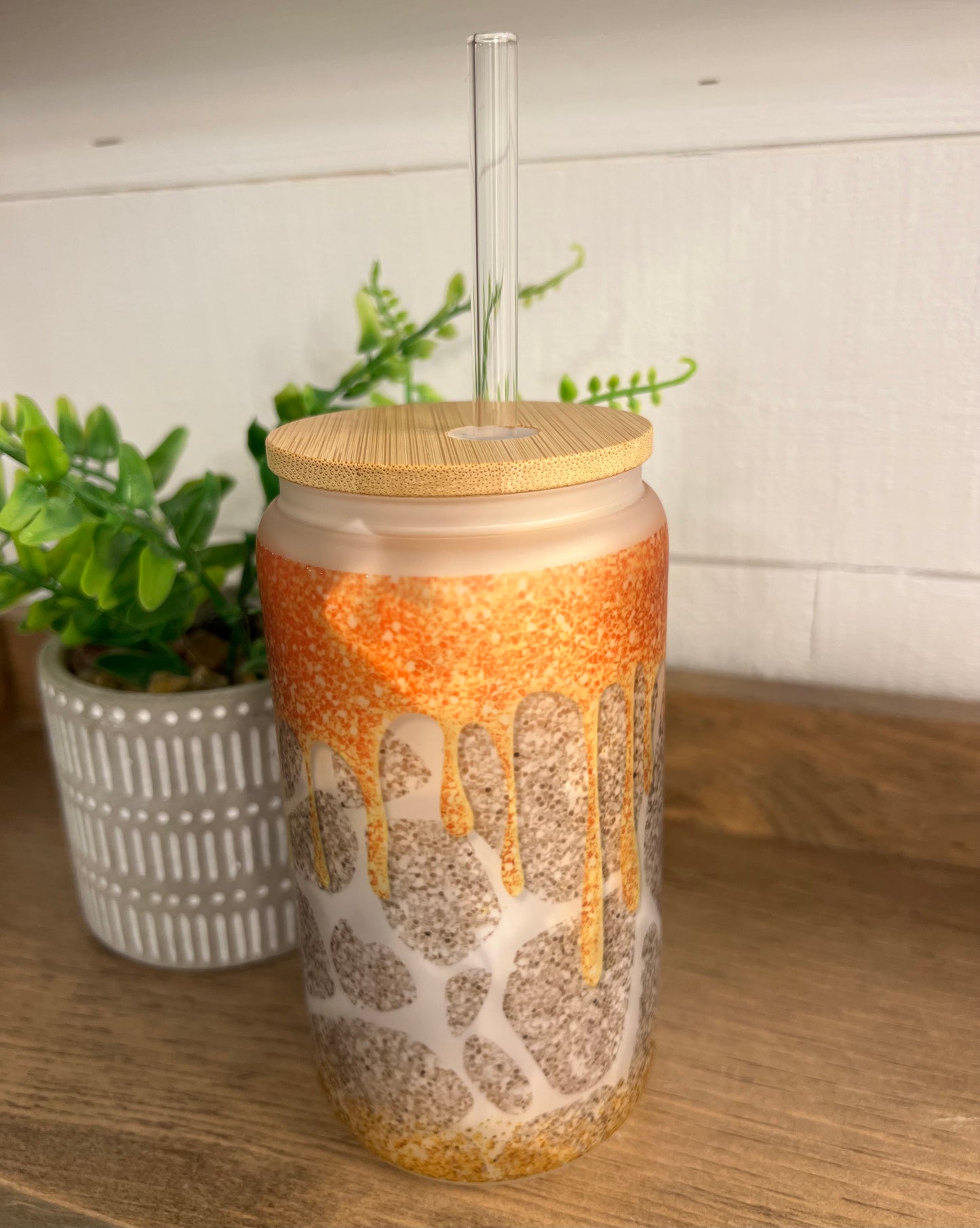 Giraffe Glitter Drip 16 oz Glass Can